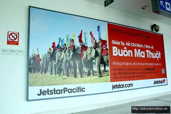 quảng cáo sân bay buôn ma thuộc